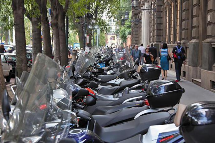 Uno de cada diez vehículos que circula en España, es una moto