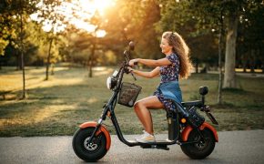 Seguro moto eléctrica: 4 mejores coberturas